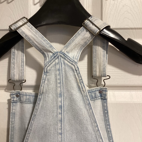 Distressed Overall Shorts, Size M - Picture 4 of 10